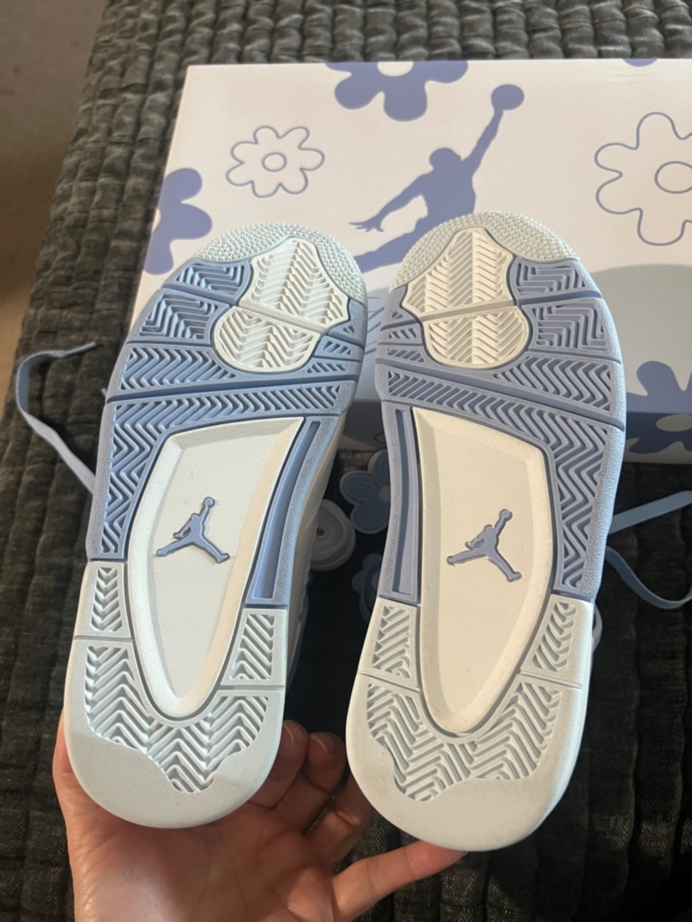 Limited Edition Women’s Air Jordan 4 Retro “Forget Me Not” - Picture 7 of 9